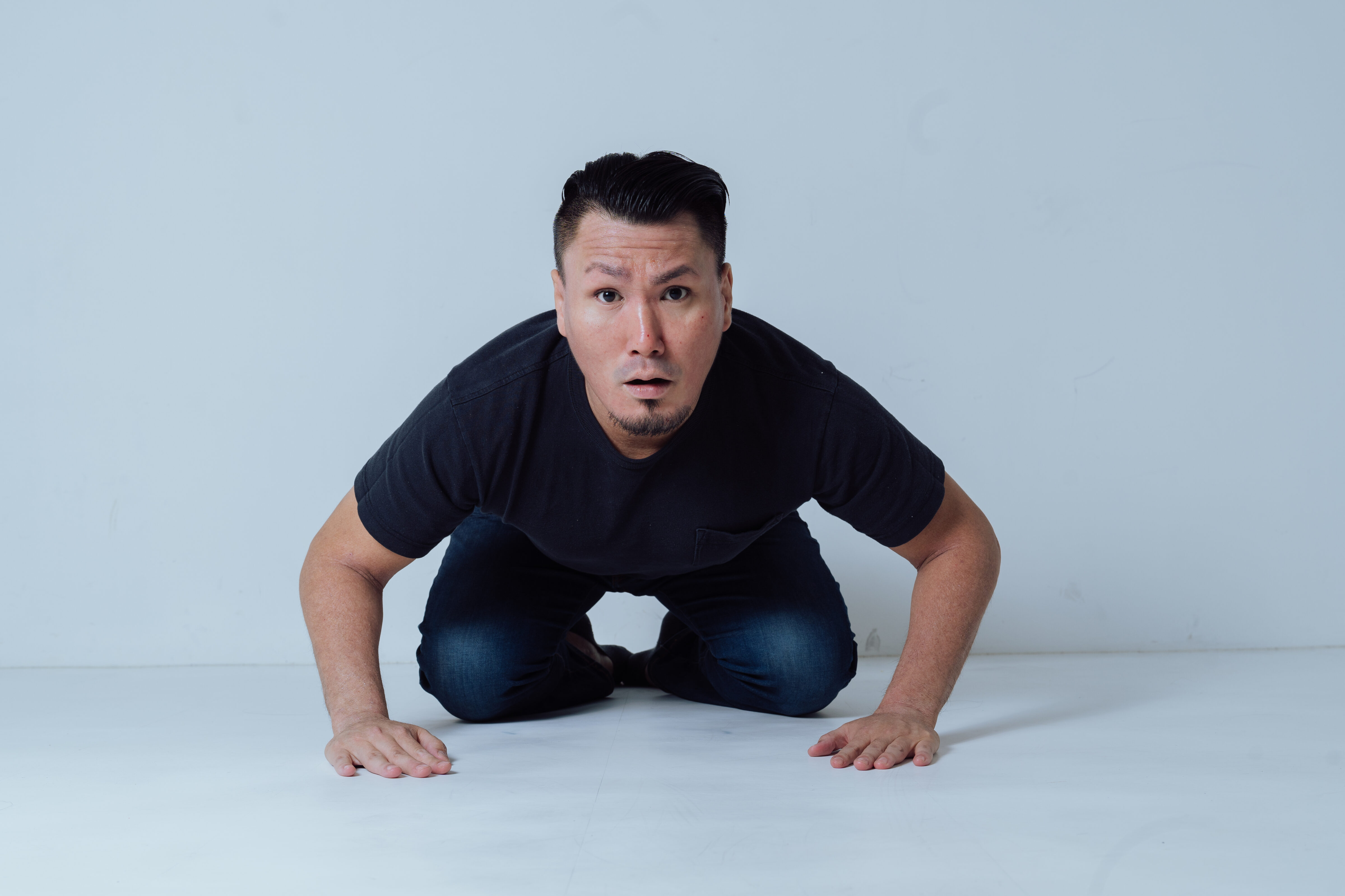 【緊急告知】Tシャツ100枚売ります。何卒買いにきてください。